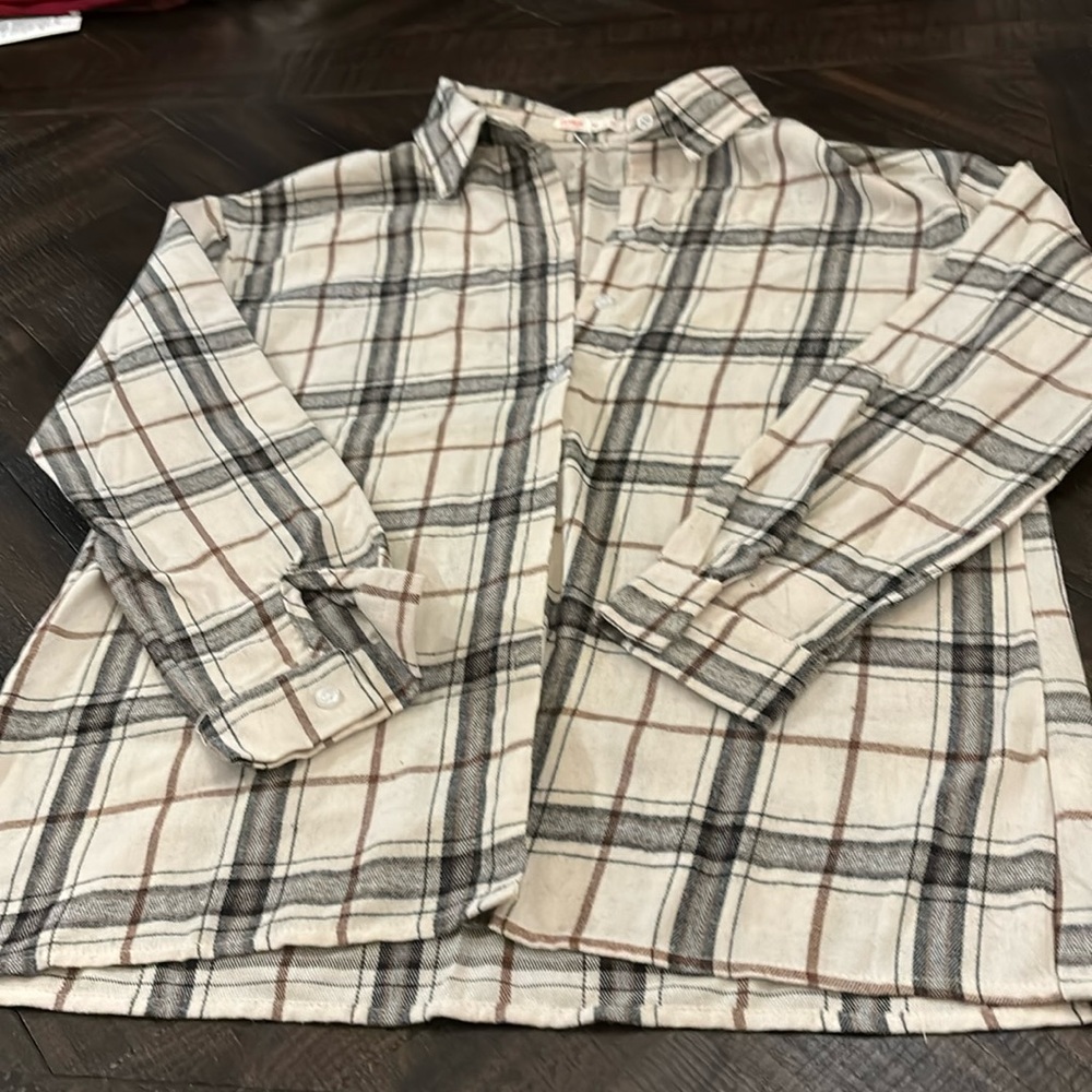 Crème colored women’s romwe flannel